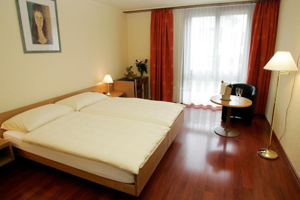Hotel Le National Delémont Habitación foto